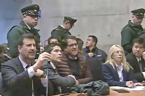 Caso Sartor: tribunal decreta prisión preventiva para hermanos Larraín y Michael Clark