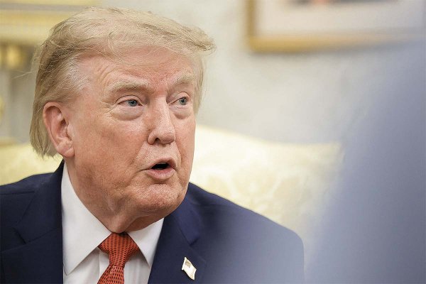 <p>Trump publicó este martes en Truth Social la imagen de abajo, donde señala a Ormuz como “nuevo territorio de EEUU”. Foto: Reuters</p>