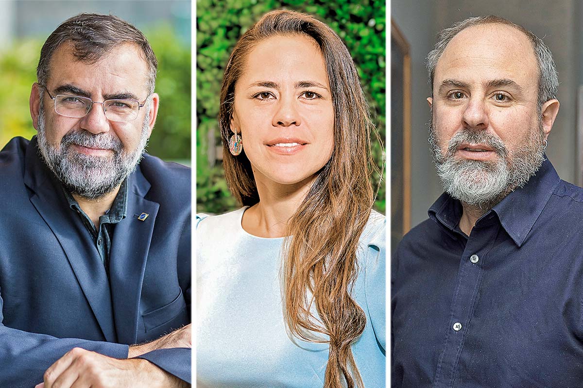 <p>Ricardo Baeza-Yates, DCC Universidad de Chile; María Francisca Yáñez, directora de empresas y Pablo Barceló, Universidad Católica y Cenia. Crédito: Universidad Católica y Archivo</p>