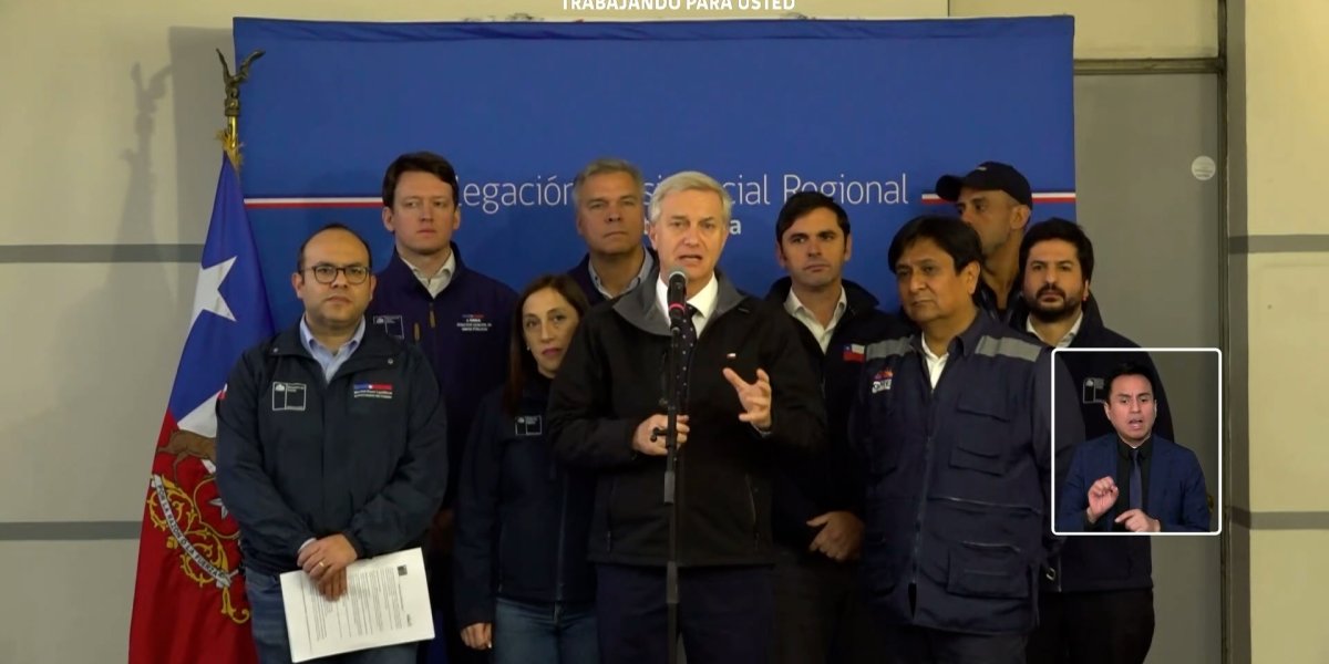 Ahora en DF | Kast destaca necesidad de solución definitiva para campamentos en visita a Antofagasta por lluvias: “El Estado tiene una gran superficie de terrenos”
