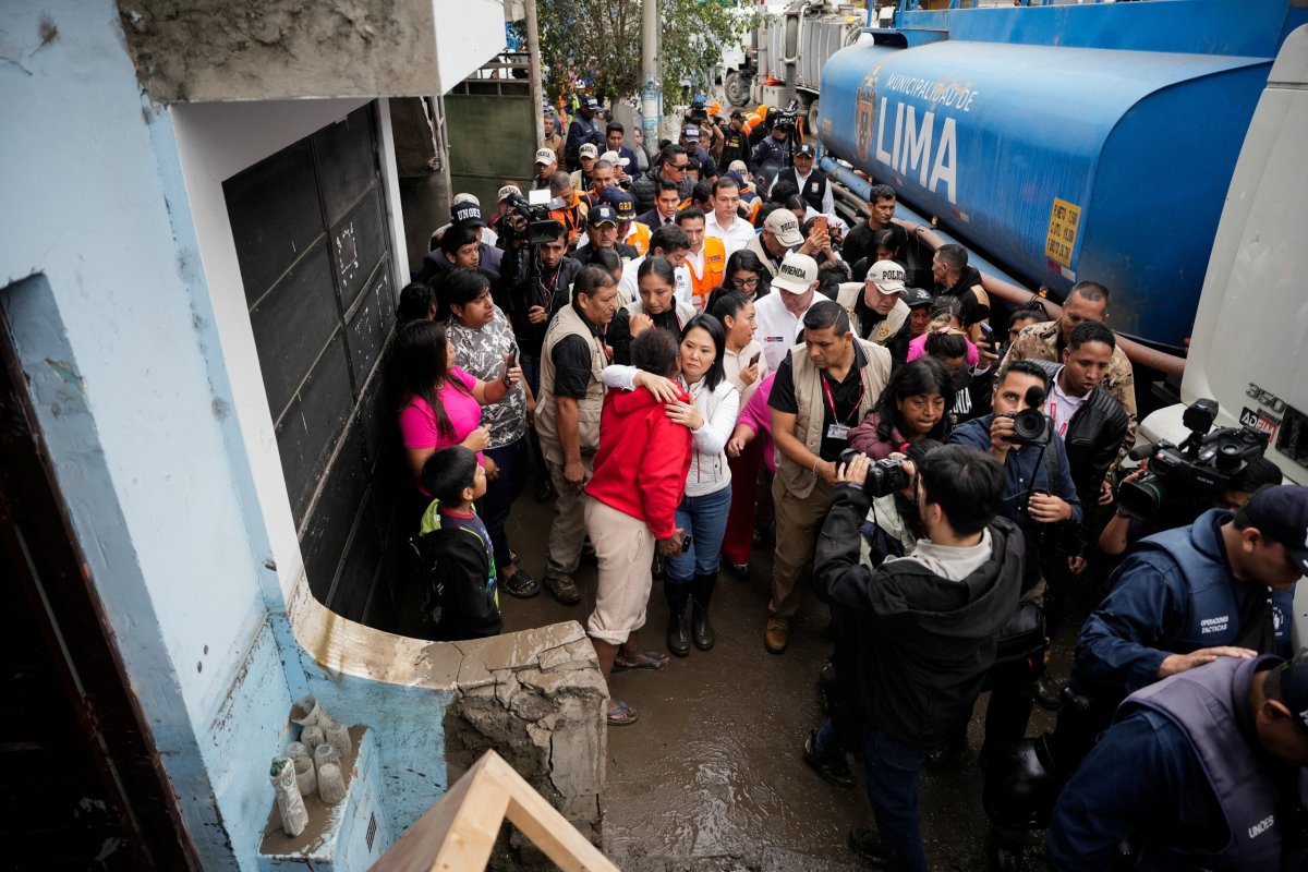 <p>Las lluvias también causan estragos en Perú y se transforman en la primera prueba de Keiko Fujimori</p>