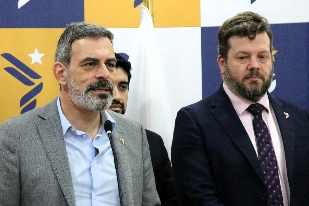 <p>Libertarios piden al gobierno urgencia para proyecto que aumenta quórums de reforma a la Constitución</p>