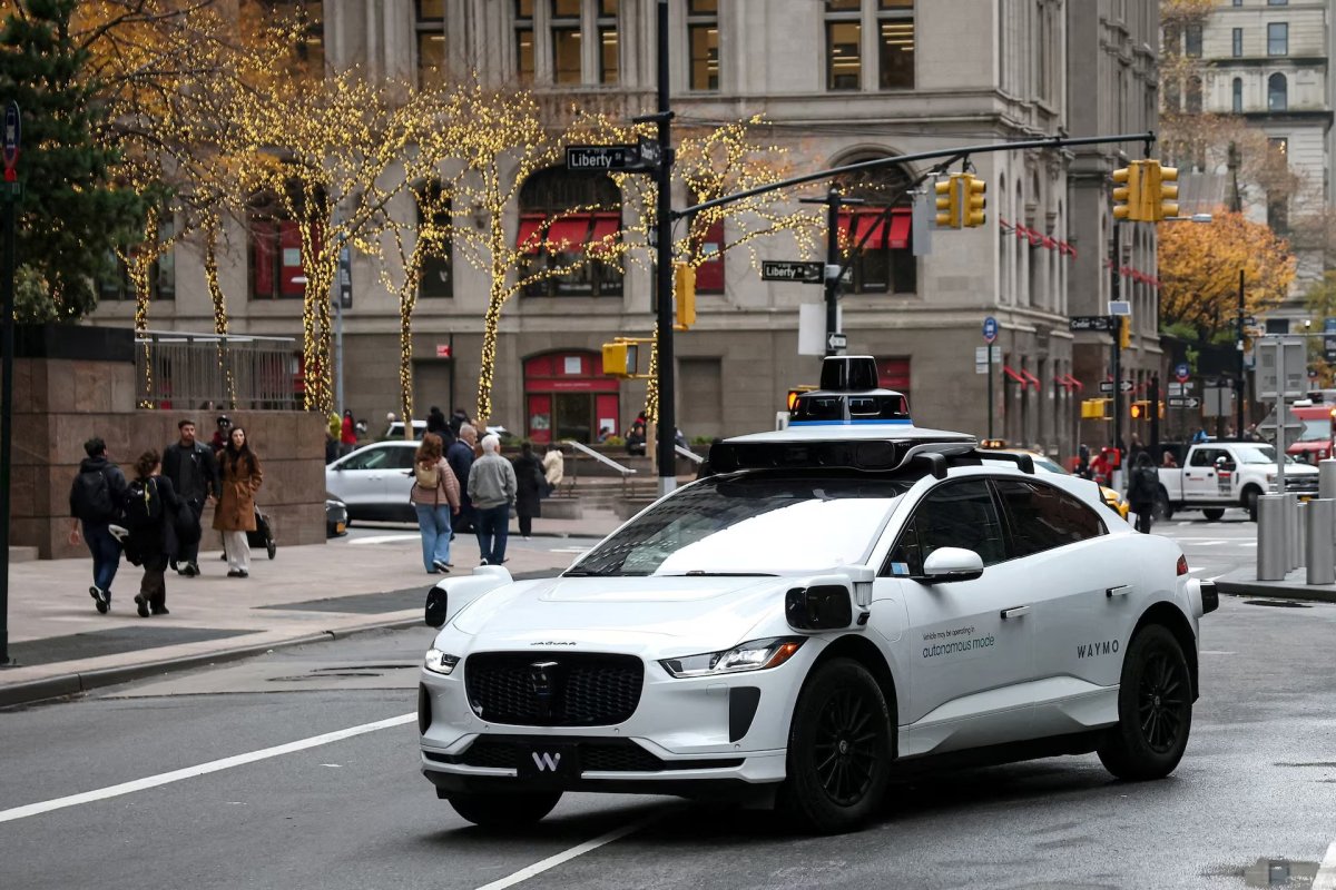 <p>Waymo lanza chip personalizado para potenciar sus robotaxis y mejorar la navegación autónoma</p>