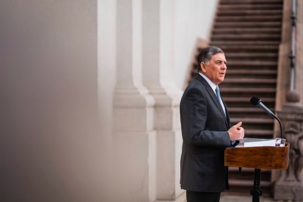 <p>La Moneda busca ordenar el debate en seguridad y desmiente que esté analizando realizar un plebiscito sobre su reforma</p>