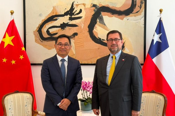 <p>Pérez Mackenna se reúne en Beijing con vicepresidente de Sinovac</p>