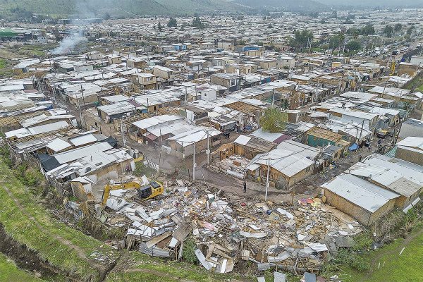 Estudio de Techo revela que tras el desalojo de campamentos, la mayoría de los hogares vuelve a la informalidad