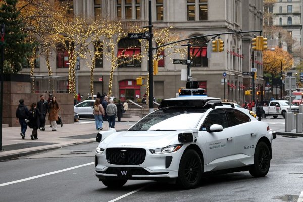 <p>Waymo lanza chip personalizado para potenciar sus robotaxis y mejorar la navegación autónoma</p>