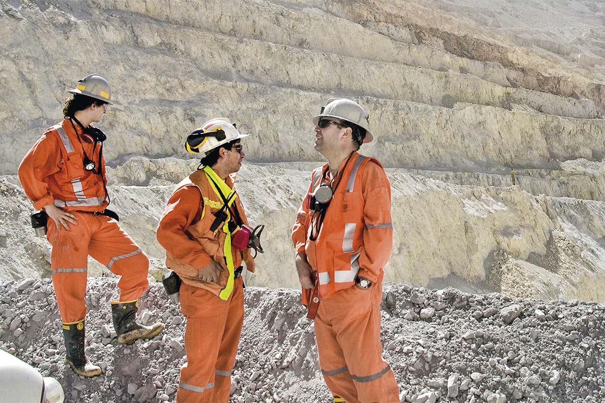 Negociaciones colectivas de Escondida y Albemarle entran en fase crítica y soplan vientos de huelga