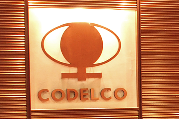 Codelco se enfrenta con el Fisco en defensa de su edificio corporativo