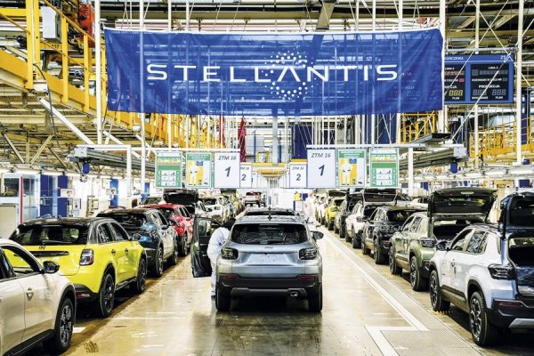 Stellantis refuerza su producción en Sudamérica y advierte que Argentina aún debe mejorar su competitividad frente a Brasil y México