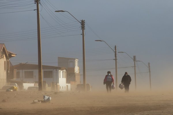 Tras las lluvias, Arica e Iquique enfrentan tormentas de arena y vientos de hasta 50 km/h