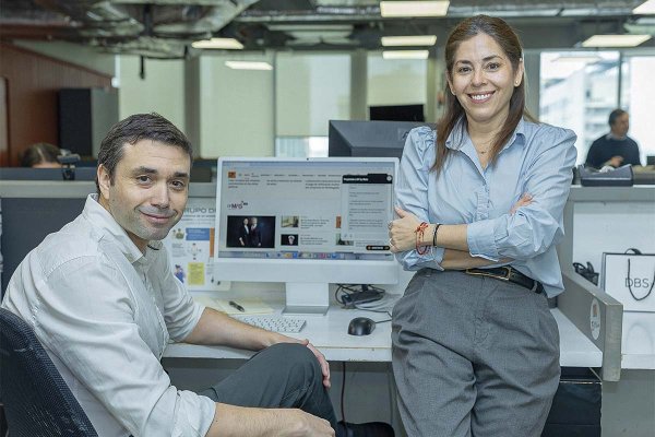 Eugenio Aguiló, fundador de Wots y Paula Vargas, subdirectora de DF. Foto: Verónica Ortíz
