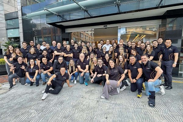 Startup Chattigo es adquirida por compañía de IA de EEUU que tiene a Disney y Apple entre sus clientes