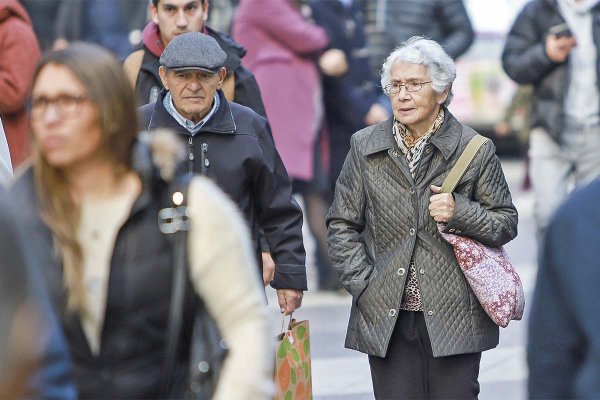 Clapes UC: riesgo del fondo E casi se triplicó entre 2010-2025 y advierte por fondos generacionales