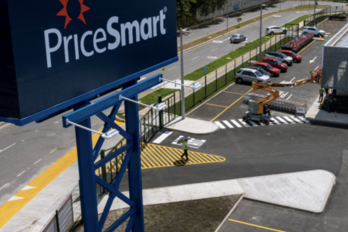 CEO de PriceSmart anuncia inversión de US$ 100 millones en Chile y revela: “no queremos tardar tanto” en el desembarque