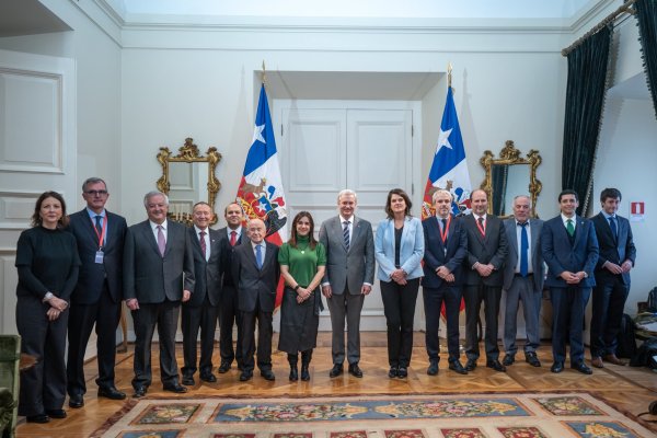 Kast presenta comisión para reformar la arquitectura del Estado y analizar fusionar ministerios: grupo lo integran Zaldívar, Andrade, Horst y Blumel
