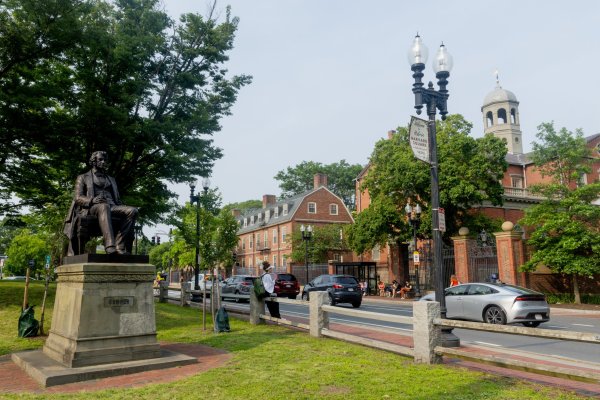 Harvard Business School exploró una sede en Europa tras las amenazas de Trump sobre las visas