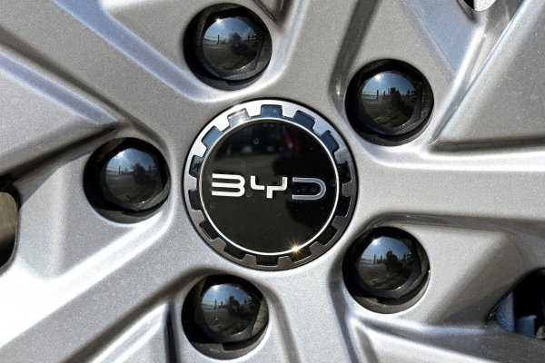 Las ganancias de BYD aumentan por primera vez en cinco trimestres gracias a las exportaciones