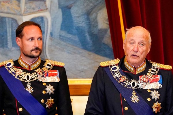 El nuevo monarca, Haakon VIII, tuvo dificultades durante años para aceptar su papel en la realeza, pero con el tiempo fue asumiendo su papel como sucesor del rey Harald. (Foto: Reuters)