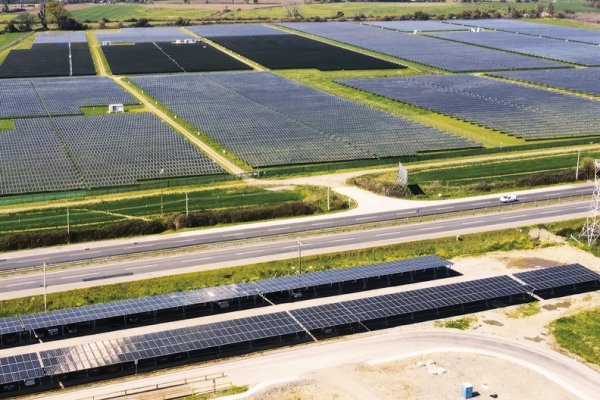 Firma de capitales canadienses Solarity compra 30 plantas solares a filial de LipiAndes y ya alcanza las 300 en todo Chile
