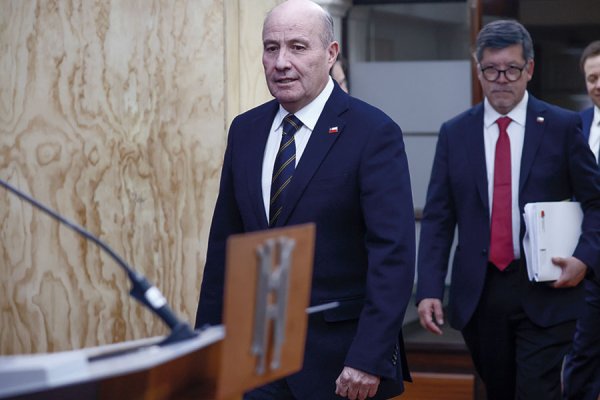 Gasto fiscal acusa el primer descenso del año y el Estado registra un superávit en su operación mensual