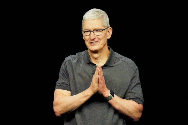 Tim Cook cierra su era como CEO de Apple y respalda a John Ternus como su sucesor