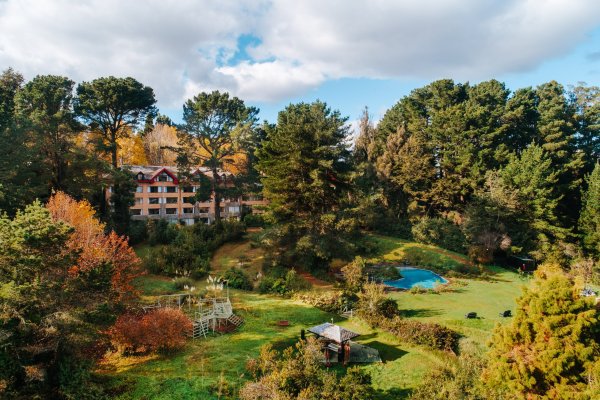 Hotel Puerta del Sur busca rentabilizar los humedales de Valdivia para desarrollar un turismo de toda temporada