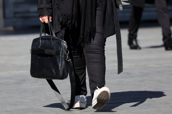 Dos caras del mercado laboral: desempleo de chilenos roza el 10% y el de extranjeros cae a 6,5%
