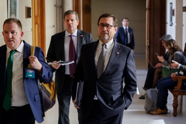 Oposición interpelará al canciller Pérez-Mackenna por molestia en el manejo de la política exterior