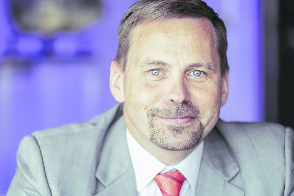 Albemarle activa la grúa y contrata a alto ejecutivo de BHP con paso por Chile como CEO de la compañía