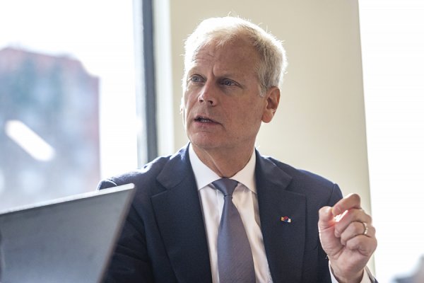 Eric Farnsworth, asociado senior del Center for Strategic and International Studies: “Valores e intereses compartidos por Chile y EEUU darán sostenibilidad a una relación que sobrevivirá a cualquier administración”