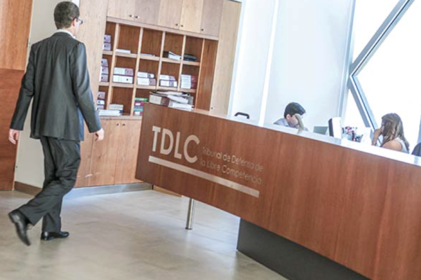 TDLC da portazo a las principales solicitudes de Conadecus en su propuesta para regular a grandes conglomerados empresariales
