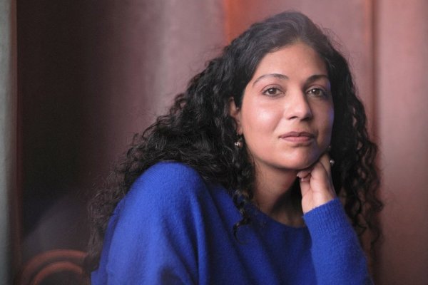 Shalini Adnani: La directora chilena-india que debuta en el Festival de Cine de Venecia
