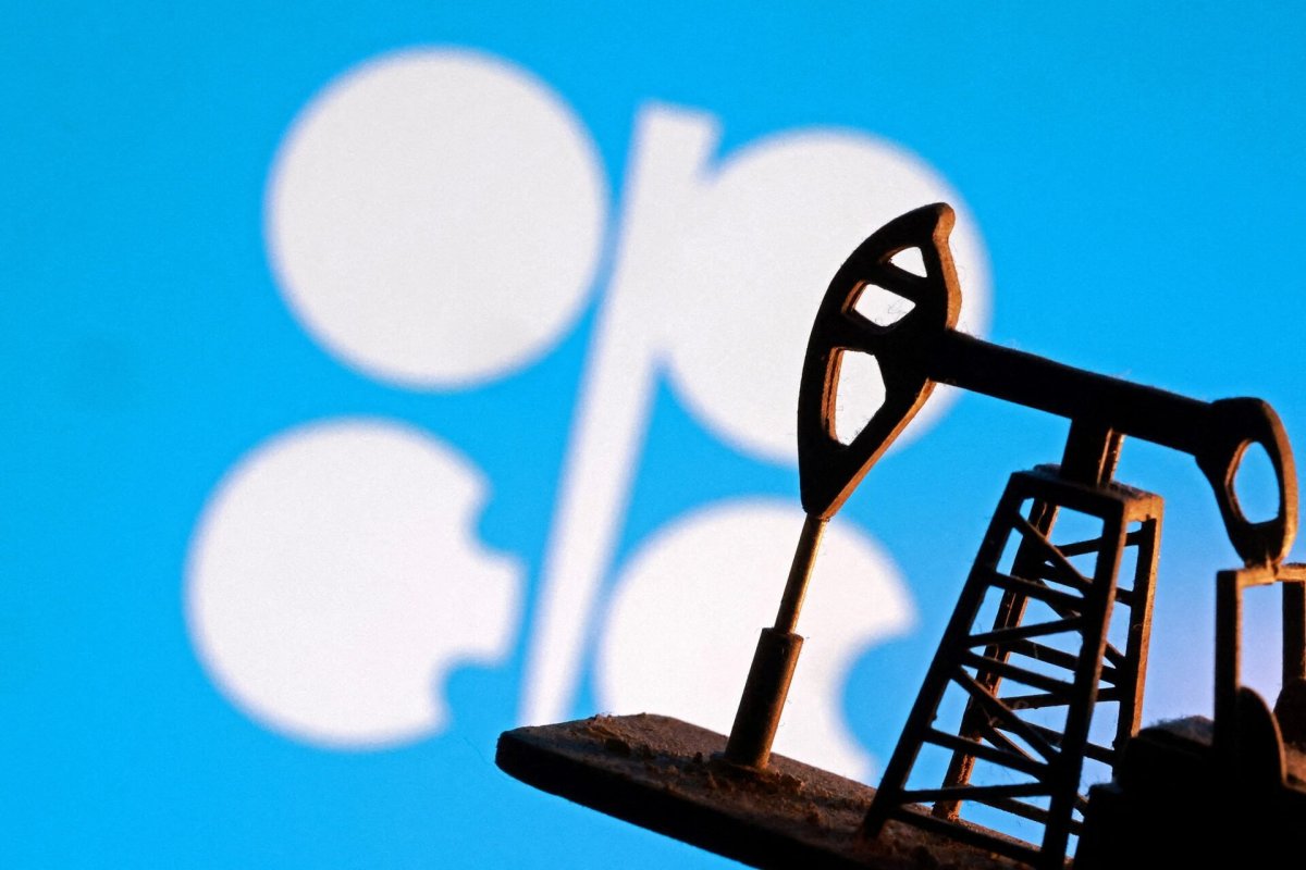 La OPEP+ mantiene intactas sus cuotas de petróleo en medio del conflicto con Irán