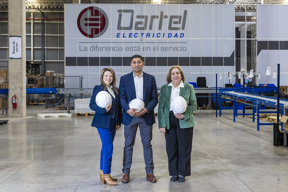 Ángela Ovalle, Gerente de Finanzas; Daniel Beltrán, Gerente de Operaciones y Logística; y Patricia Salinas, Gerenta de Contraloría. Daniel Beltrán, Gerente de Operaciones y Logística.