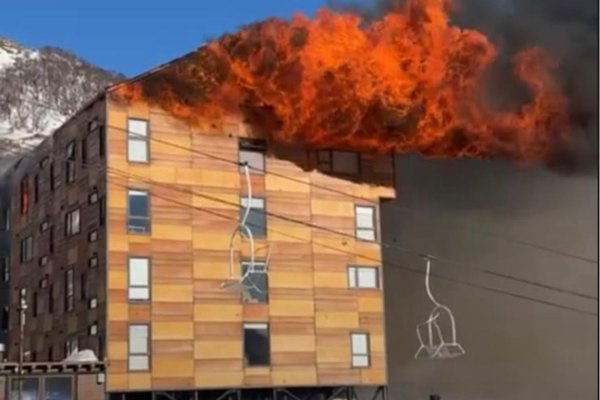 Incendio afecta instalaciones del Hotel Nevados de Chillán en la Región de Ñuble