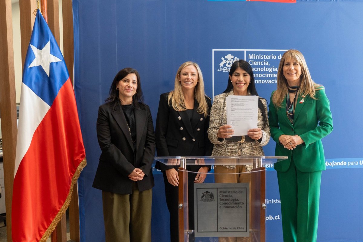 Jocelyn Olivari (Corfo), Kinsey Fabrizio (CTA) junto a las ministras Ximena Lincolao (CTCI) y Ximena Rincón (Energía). Foto: Ministerio de CTCI