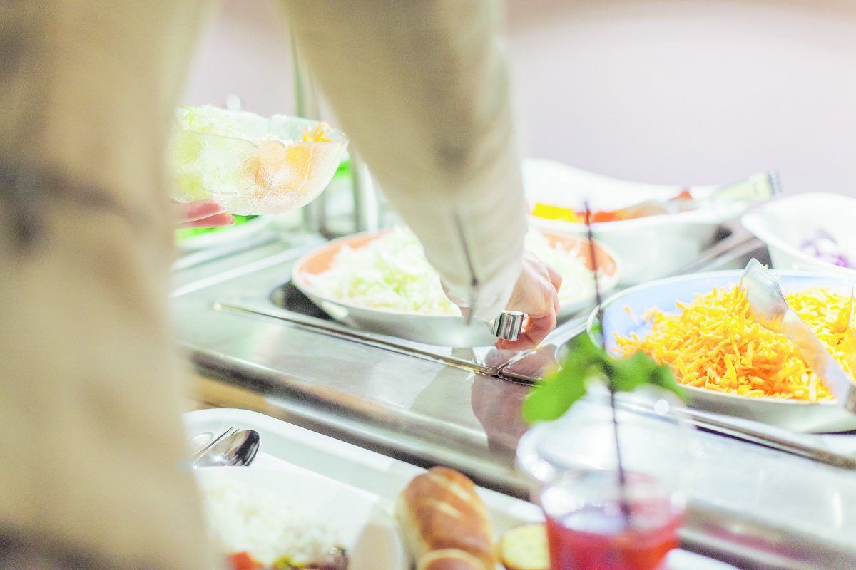 Colusión en vales de alimentación: principal competidor entra al juicio y acusa daños que siguen hasta hoy