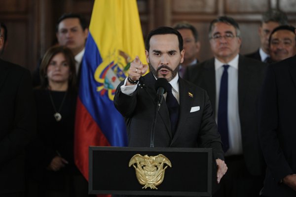 De la Espriella flexibiliza leyes de armas y levanta suspensión de permisos en Colombia