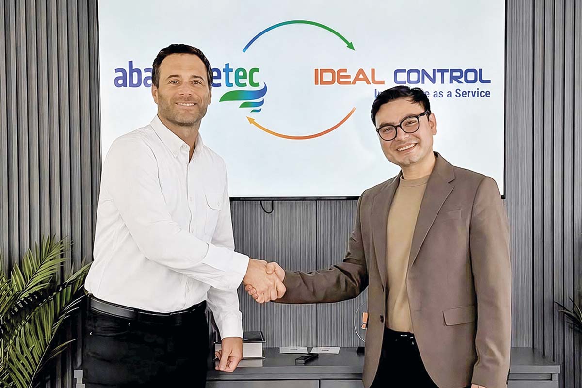 Ignacio Mackenna (Abastibletec) y Marco Méndez (Ideal Control).