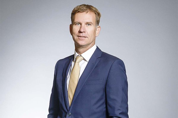 CEO de Santander Chile prevé competencia con neobancos focalizada en productos y segmentos específicos