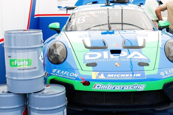 e-combustible producido por HIF Global en Magallanes impulsa autos de carrera en nueva fecha de la Porsche Mobil 1 Supercup en Italia