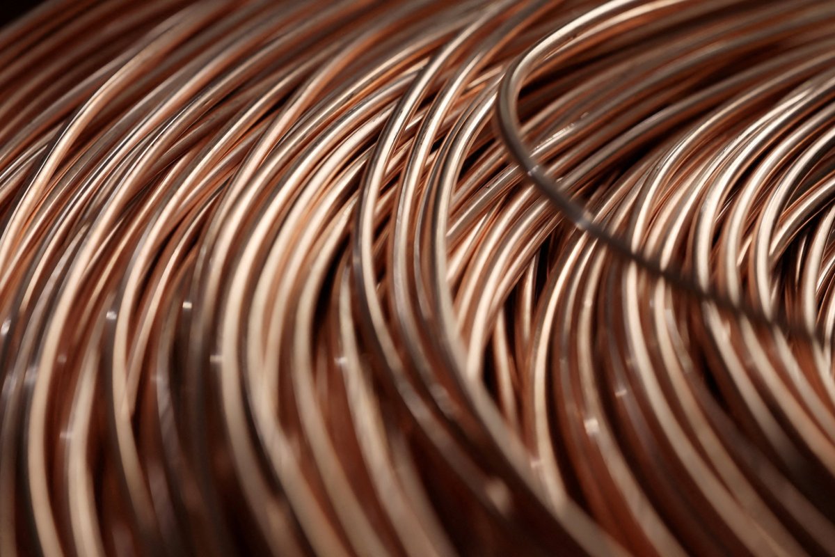 El retraso en la decisión de aranceles se produce mientras las autoridades evalúan el riesgo de que un mayor precio del "metal rojo" eleve los costos de fabricación. (Foto: Reuters)