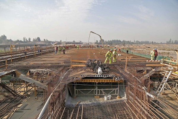 Plazos para iniciar obras concesionadas se duplican desde 2011: informe apunta a cambio de modelo del MOP