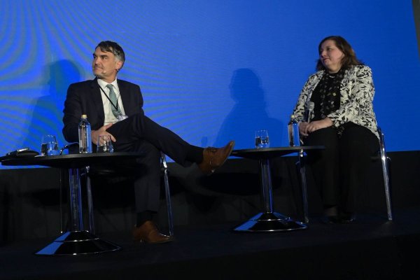 Vodanovic (PS) y Macaya (UDI) coinciden en que Chile debe tener “inteligencia geopolítica” en las relaciones internacionales