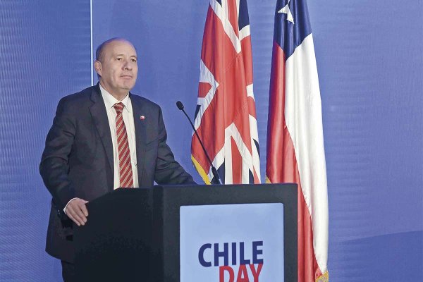 El ministro de Hacienda, Jorge Quiroz, concedió esta entrevista en pleno ChileDay. (Foto: ChileDay 2026)