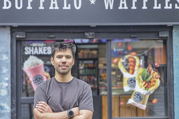 El fundador de Buffalo Waffles, Thomas Schulze. Foto: Julio Castro.