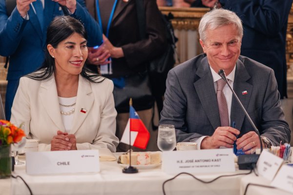 El Presidente Kast estuvo acompañado de la ministra Ximena Lincolao. Foto: Presidencia