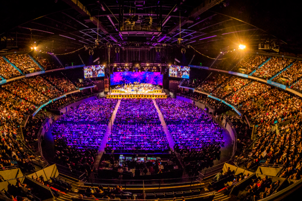 Grupo Hiller vende el 50% de Movistar Arena Bogotá y sale de negocio de entretenimiento colombiano