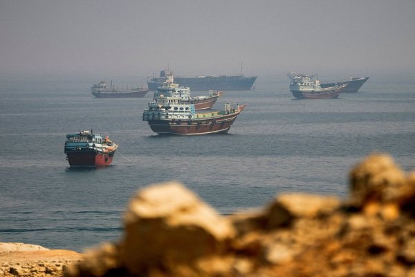 Antes de los ataques de EEUU e Israel contra Irán a fines de febrero, por el estrecho circulaba una quinta parte del suministro mundial de petróleo y gas natural licuado. (Foto: Reuters)